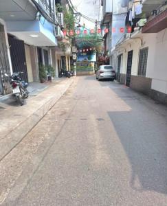 BÁN GẤP NHÀ BA ĐÌNH GIÁP RANH TÂY HỒ HOÀN KIẾM KD GARA Ô TÔ 40M X 4 TẦNG MT 5M 11,5 TỶ